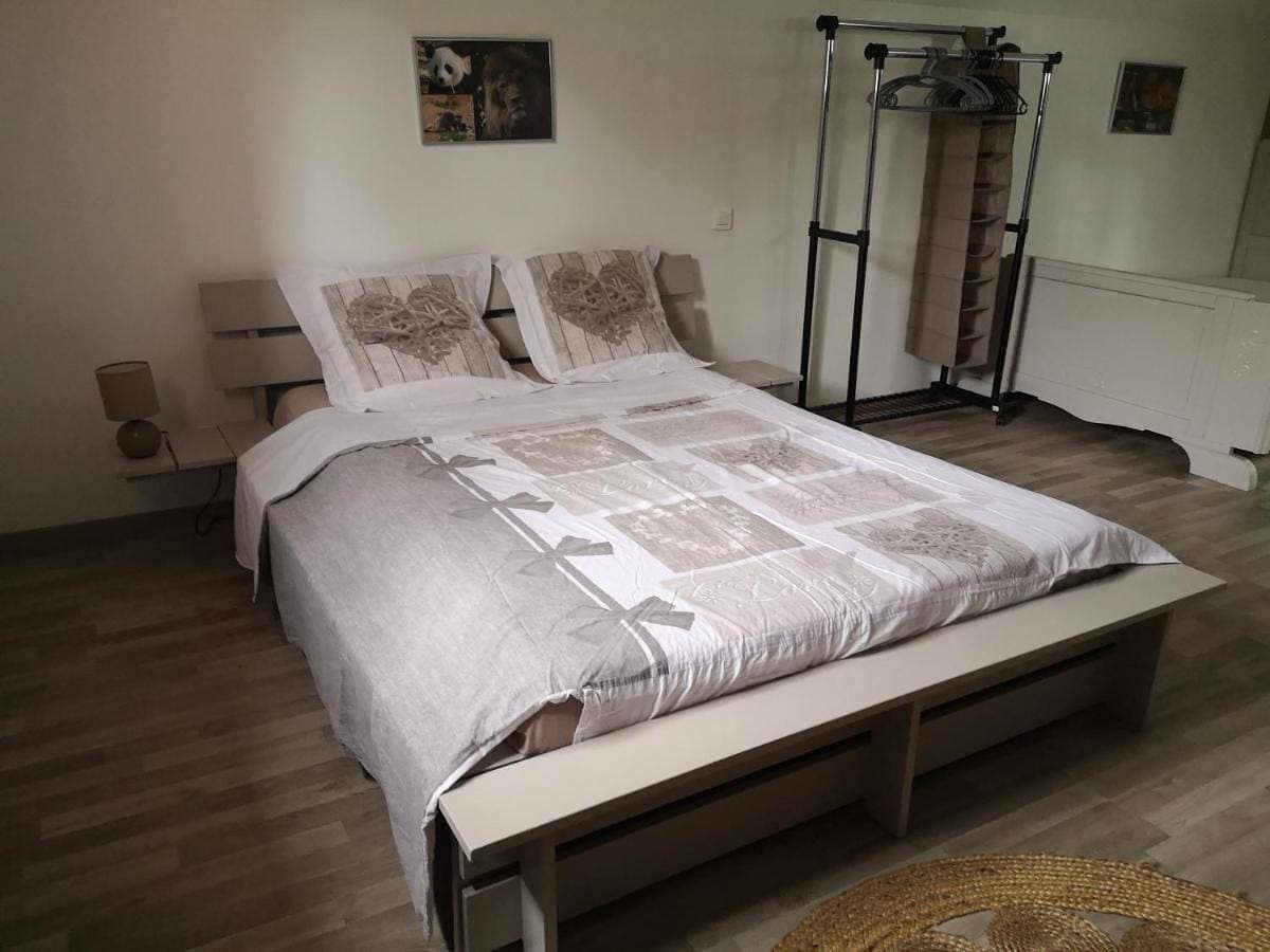 Foto 3 von 7: Double Room with Private Bathroom
