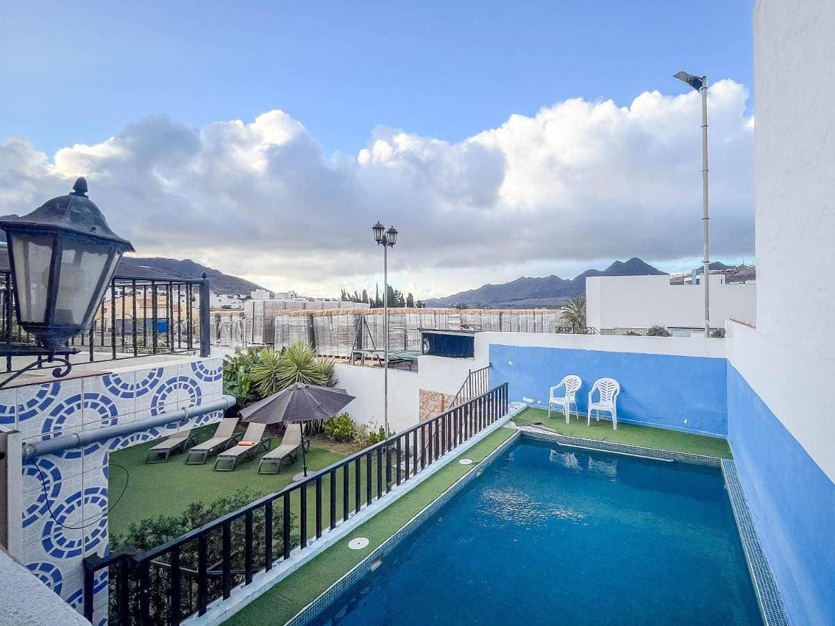 5BR Los Llanos Chalet - Pool & Garden 1
