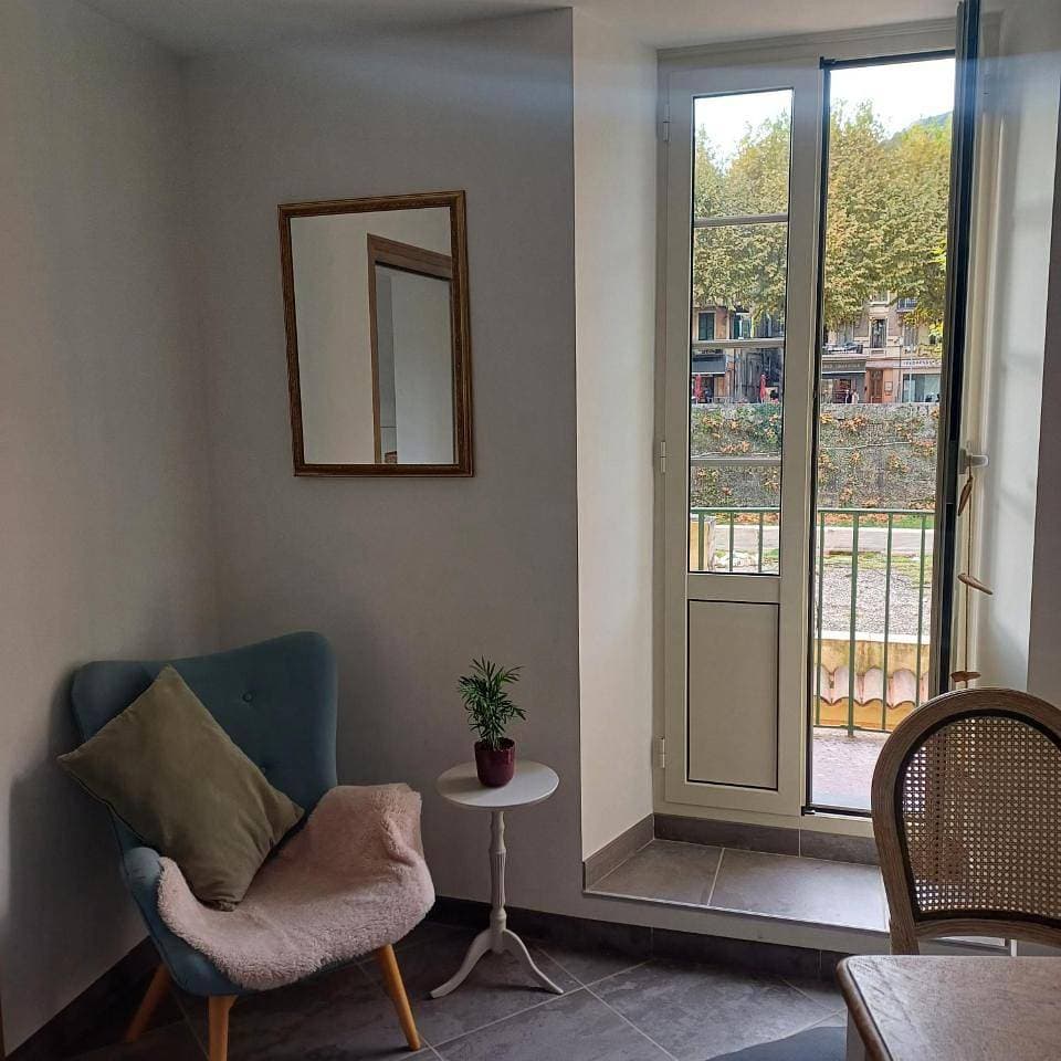 Foto 9 von 45: Two-Bedroom Apartment