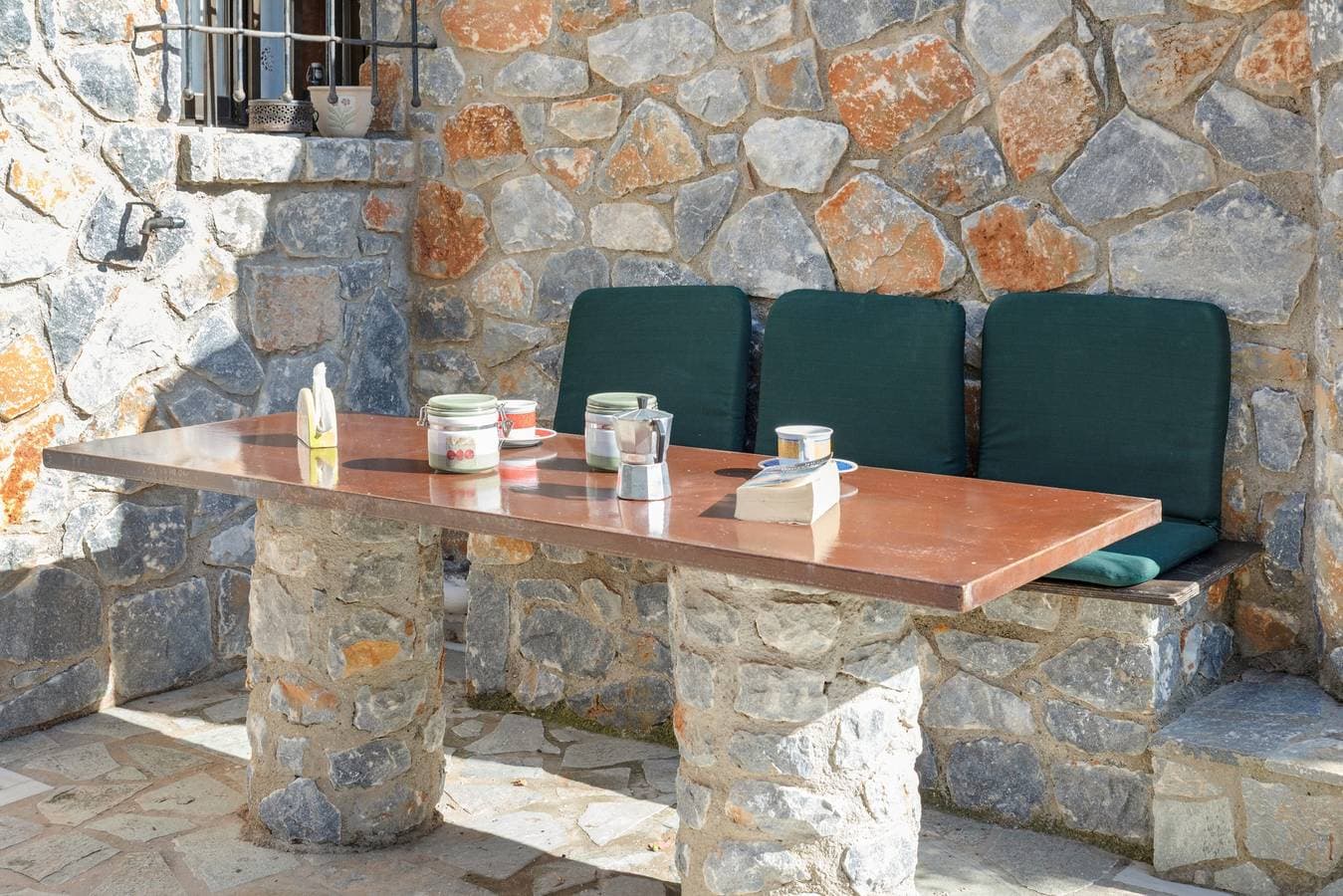 Foto 4 von 36: Steinhaus im Grünen mit privatem Garten, Terrasse & WLAN