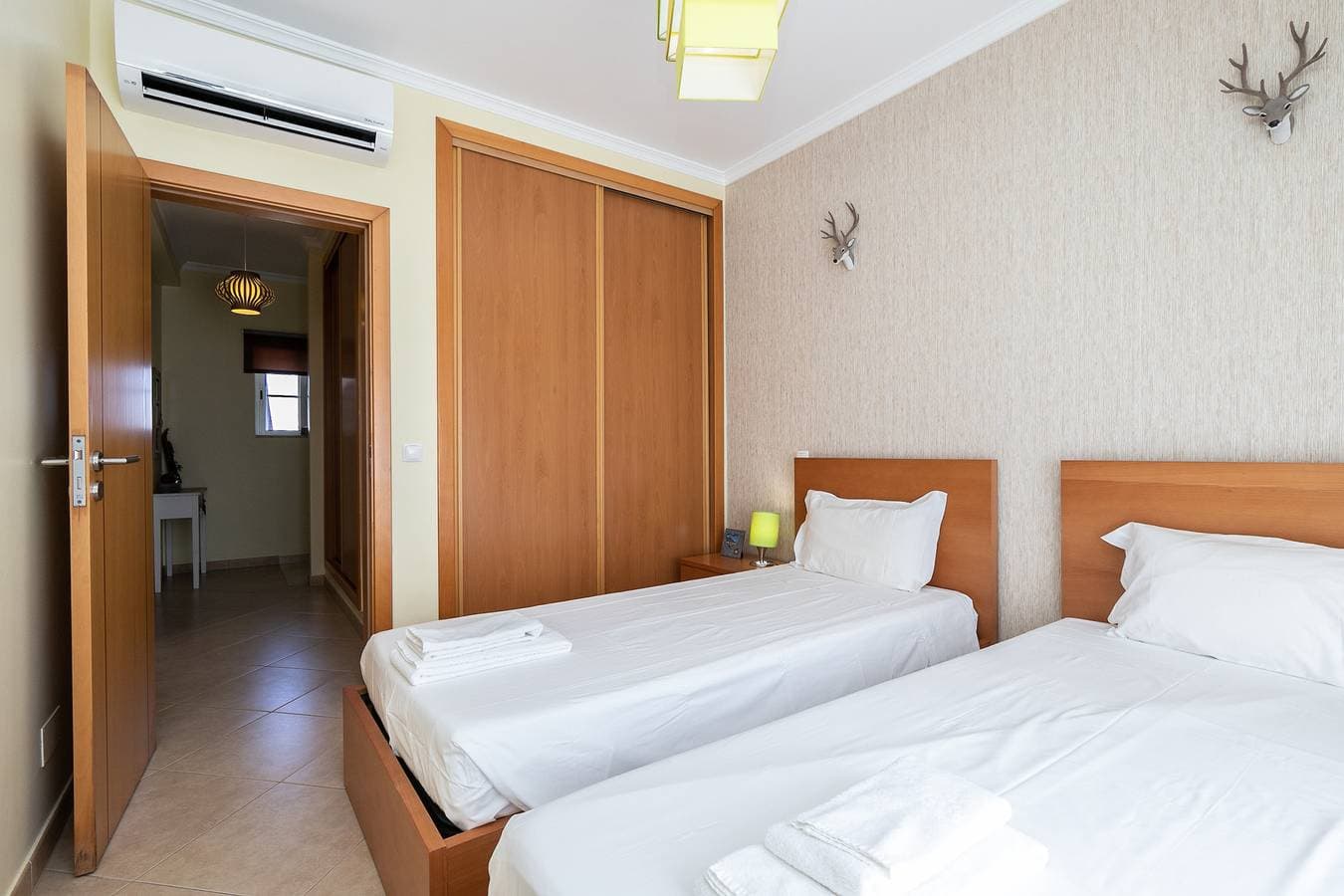 Foto 4 von 45: 3 Schlafzimmer Villa mit Terrasse und WIFI by AlgarveManta (55V3)