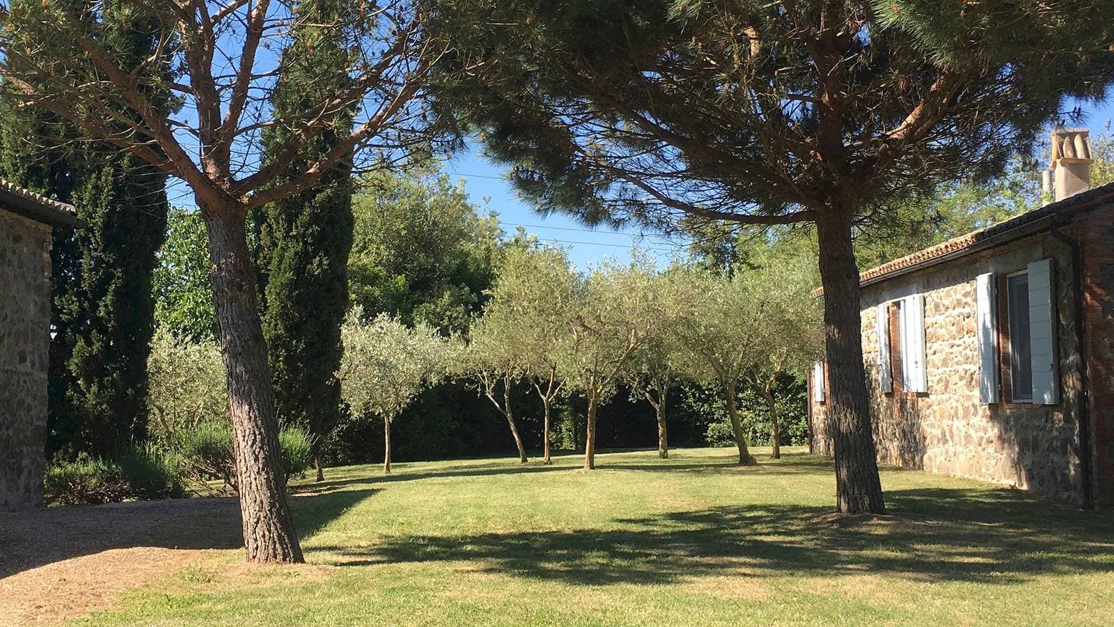 Foto 8 von 42: Villa für 14 Personen mit Garten