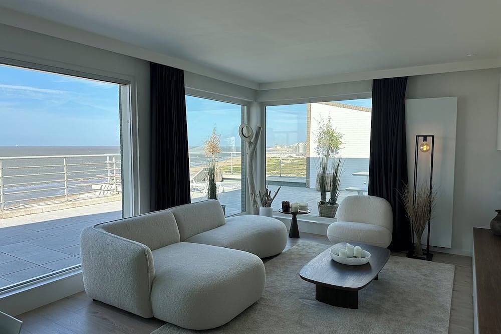 Foto 8 von 15: Magnifique Penthouse Front de mer vue mer Except 90 M2 de Terrasse 2 Garages