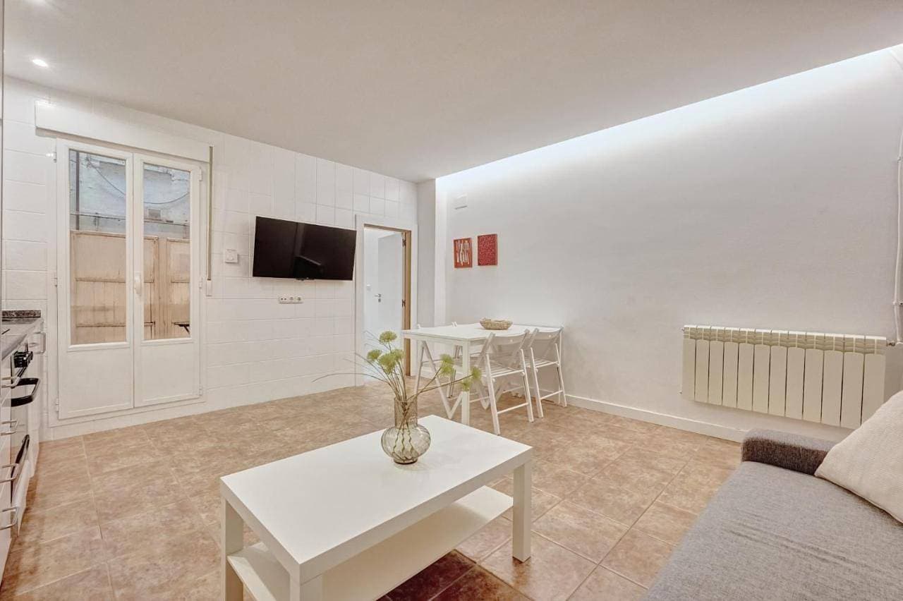 Foto 5 von 33: Two-Bedroom Apartment