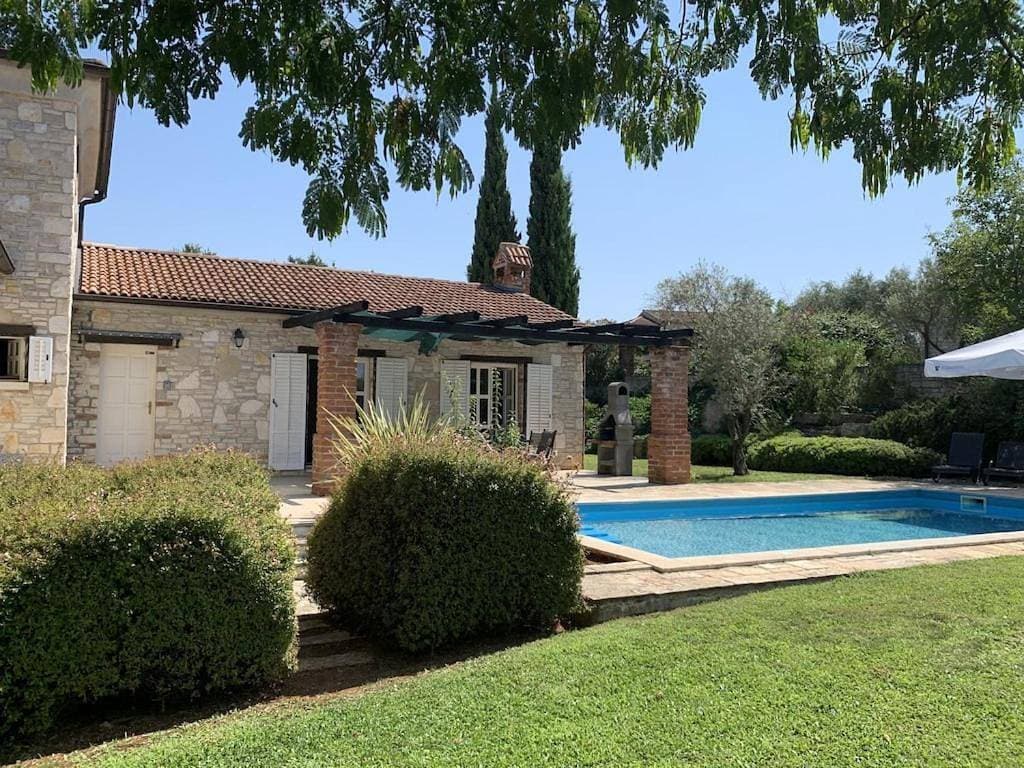 Foto 4 von 5: Villa