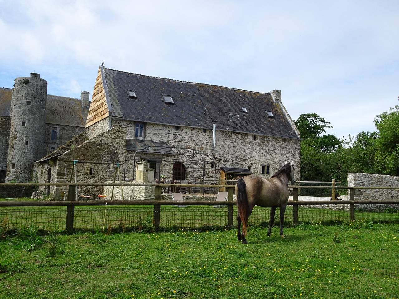Foto 2 von 57: Herrenhaus nahe Mont St. Michel und Stränden
