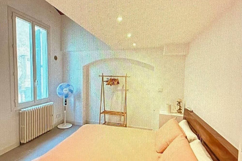 Foto 3 von 9: Chic stay in Cannes - Cosy room close to beaches and Palais