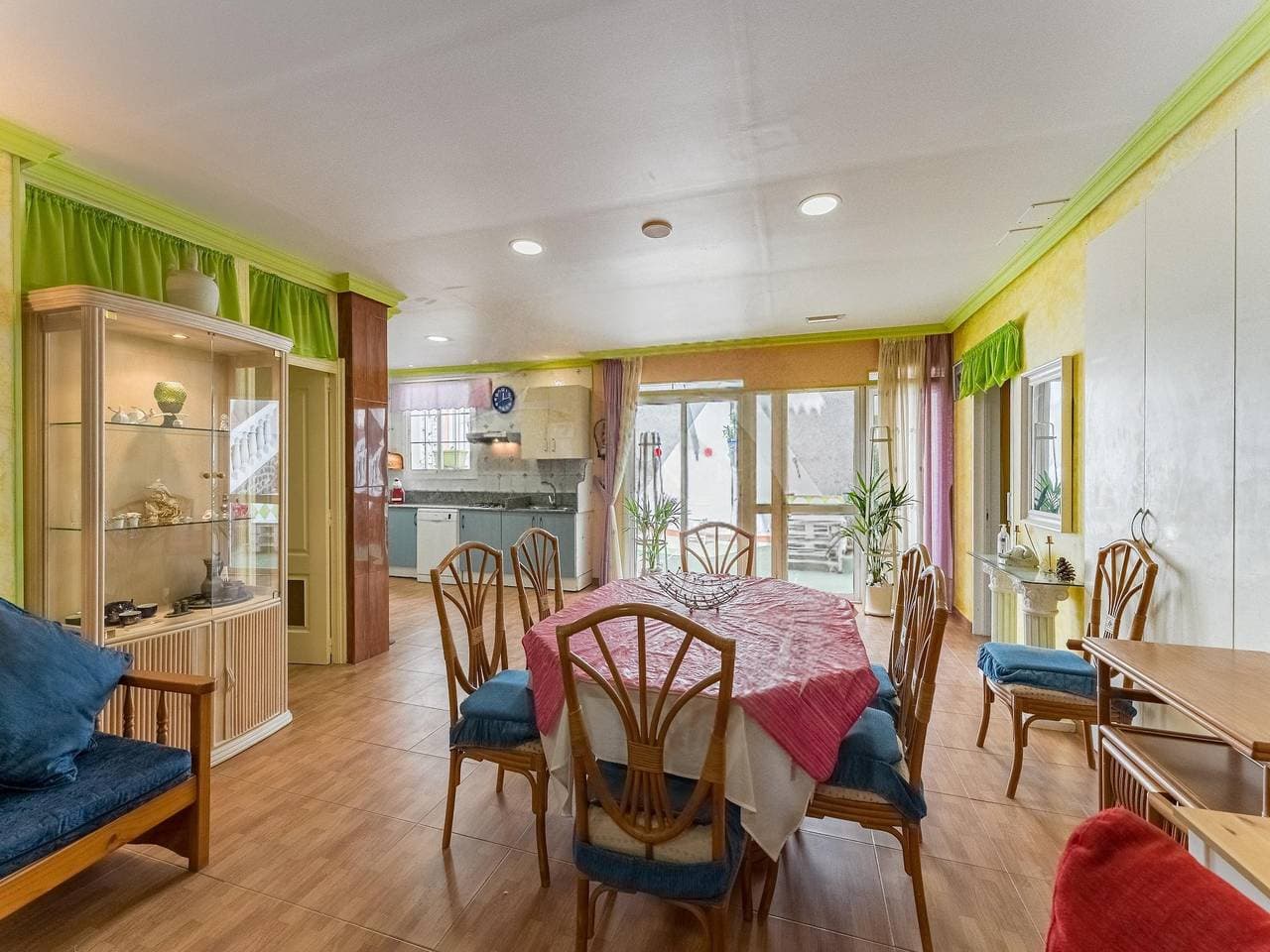 Foto 3 von 36: Wohnung mit Gemeinschaftspool und Garten
