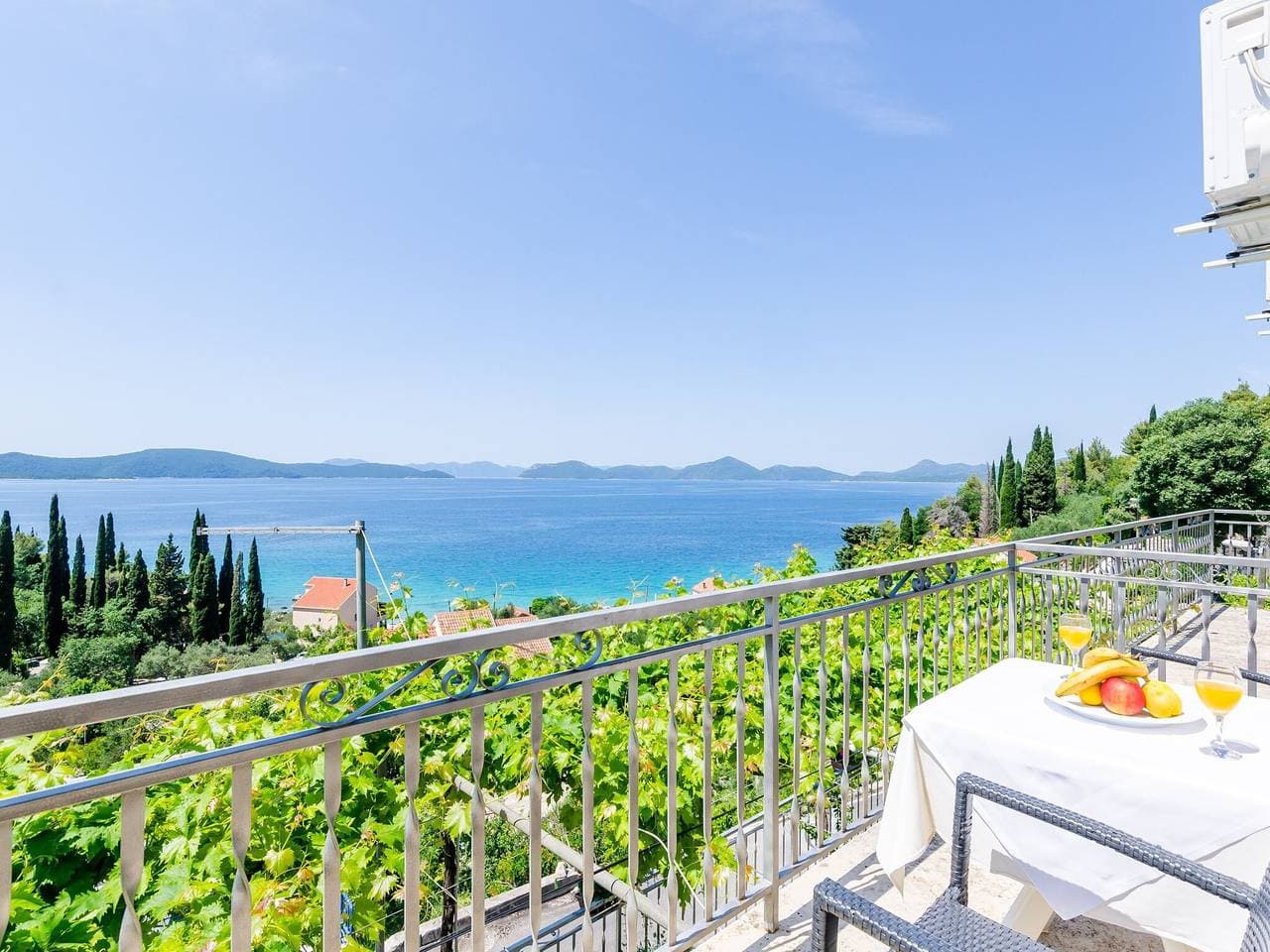 Apartments Cypress Sea Cove - Premium Studio Apartment with Balcony and Sea View (A2) 1