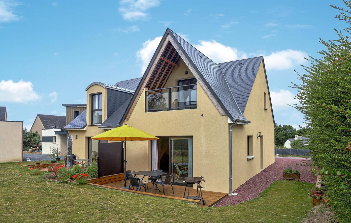 Luxuriöses Apartment am Strand mit WiFi und Parkplatz 1