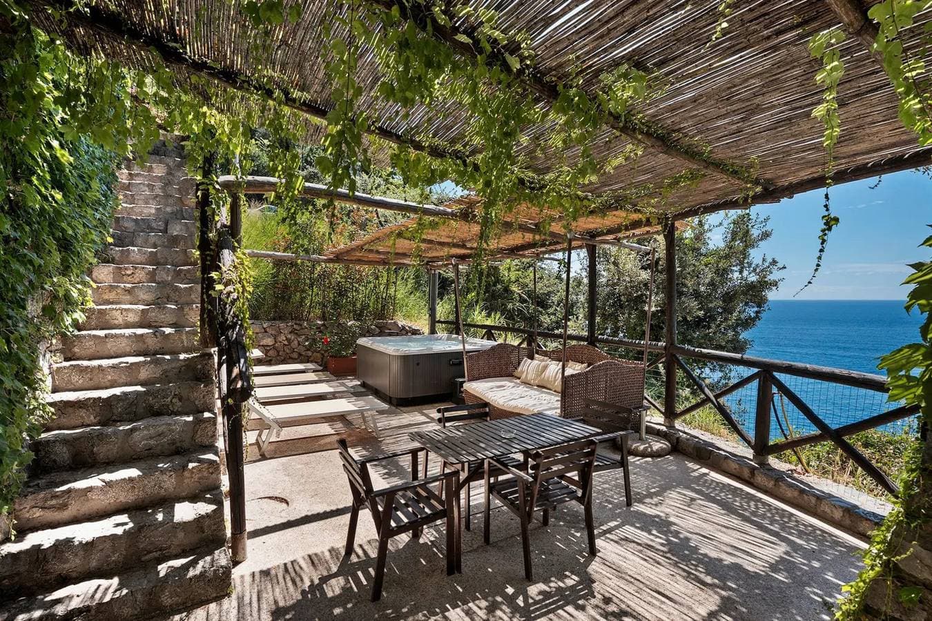 Foto 4 von 39: Villa 'Luxury Seaview mit Jacuzzi' mit Meerblick, WLAN und Klimaanlage