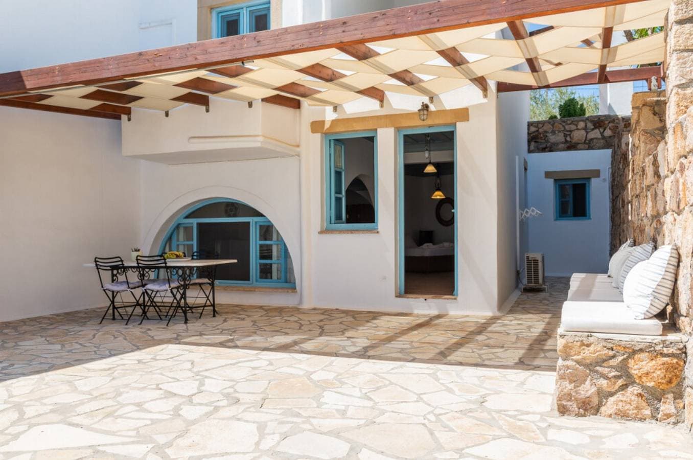 Foto 4 von 28: Villa für 6 Personen mit Terrasse