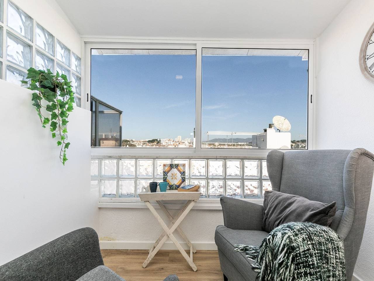 Foto 4 von 29: Bright Valadim Apartment