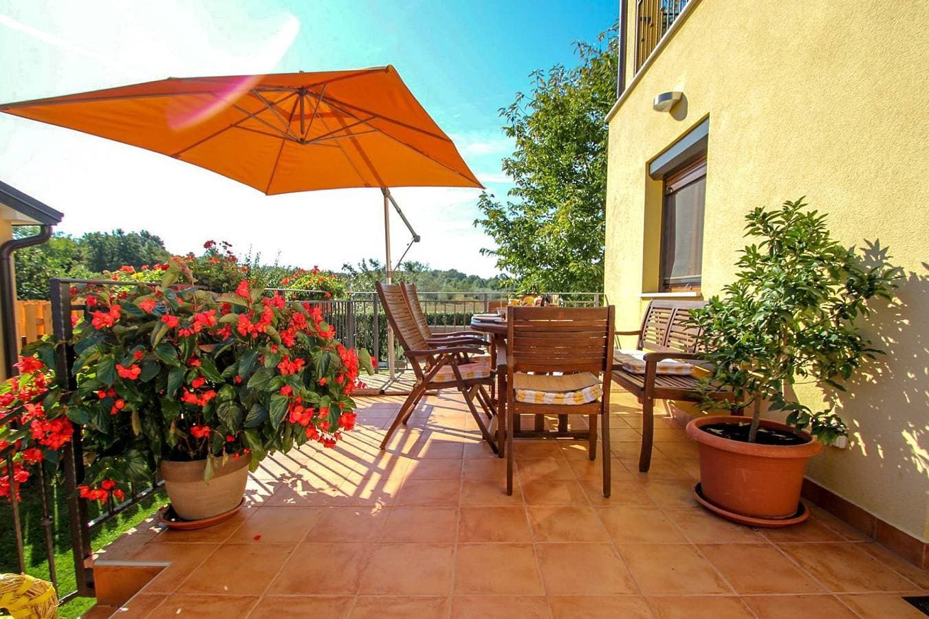 Foto 6 von 37: Cozy Ferienhaus mit Jacuzzi, Garten, Aussendusche, Grill