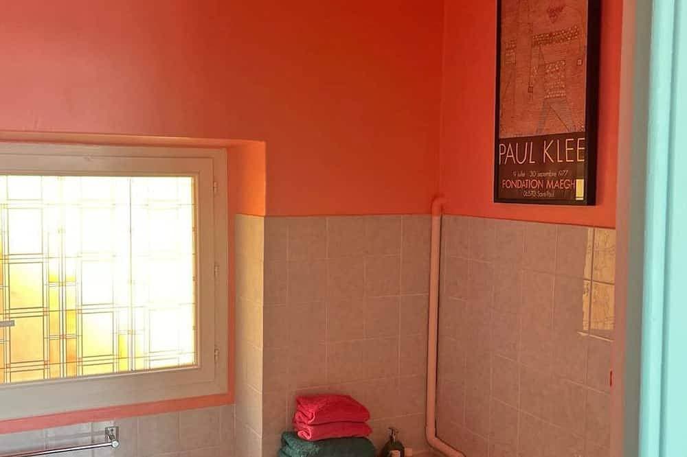 Foto 4 von 16: 26. Eine farbenfrohe Wohnung mit wunderschönem Meerblick und Balkon