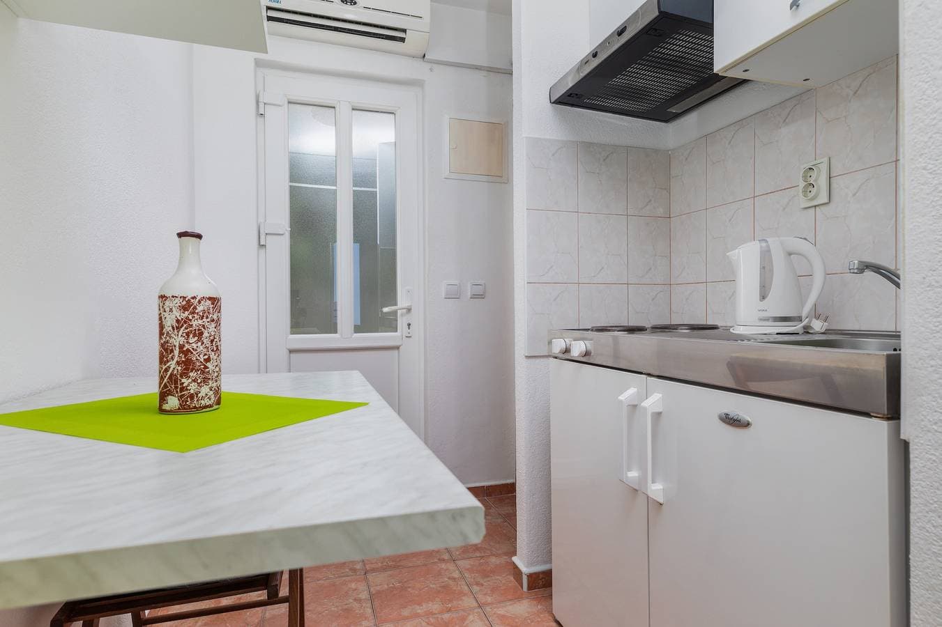 Foto 6 von 12: Studio Appartement am Strand Drasnice, Makarska As-24869-b