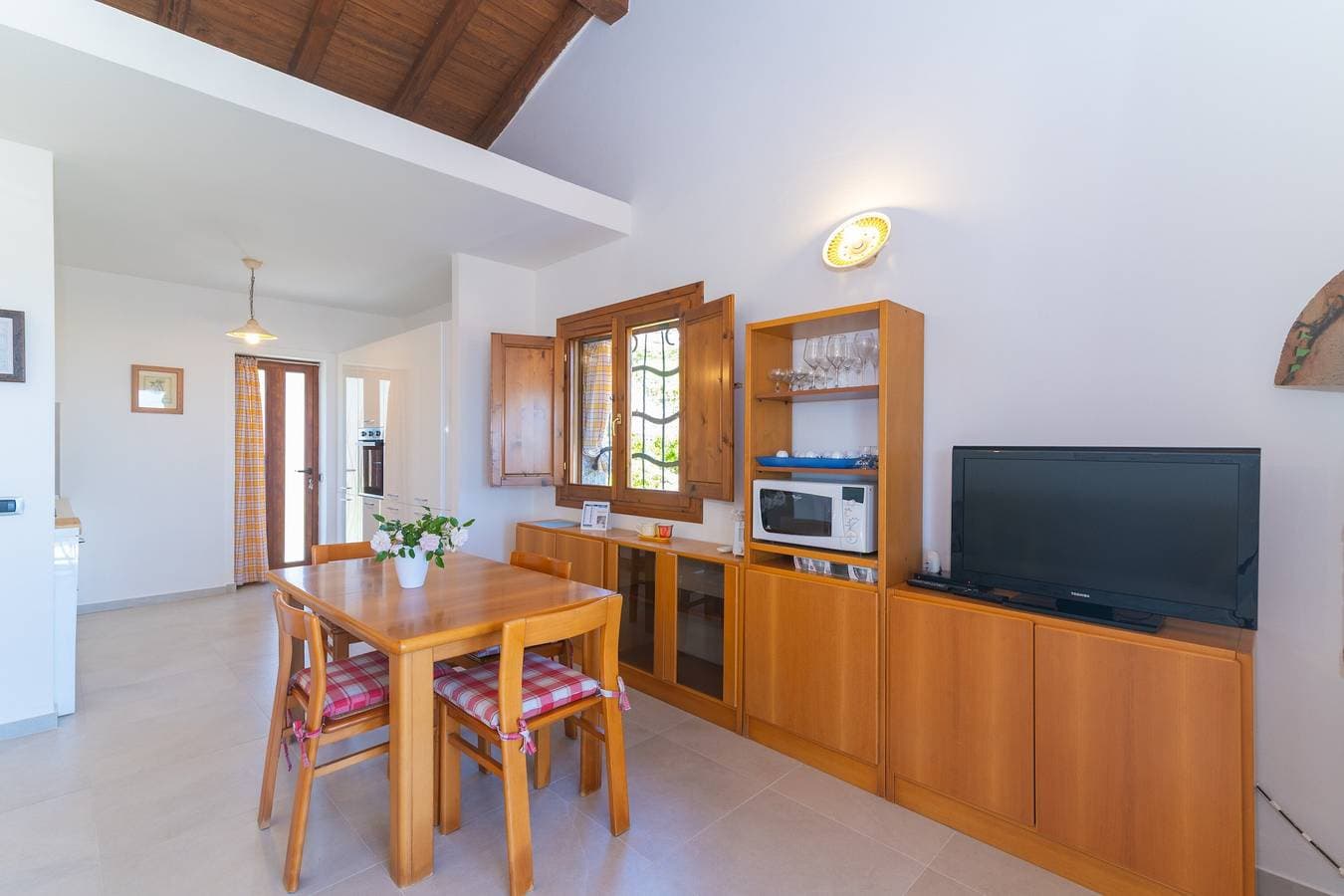 Foto 6 von 30: Traumhafte Ferienwohnung mit Meerblick - Villa Nina