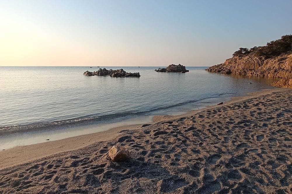 Villa le palme, 500 mt from the beaches of Sas Linnas Siccas Bay. 1