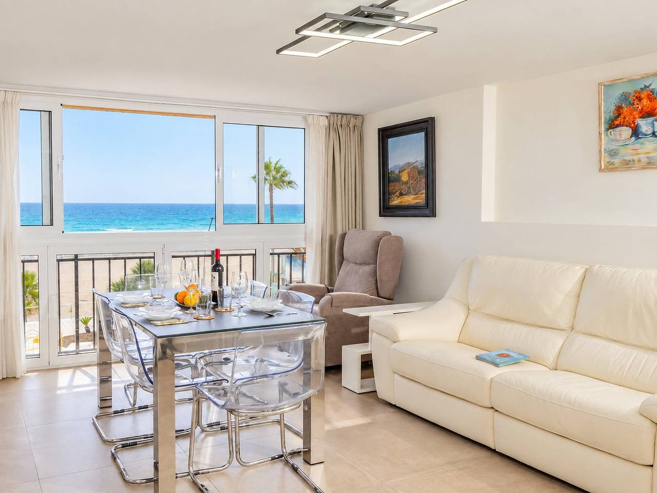 Foto 6 von 52: Cubo's Estepona Oceanview Apartment & Free Parking