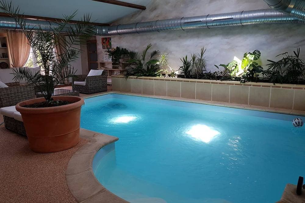 5 ***** Hotel Sehr geräumiges, beheiztes Hallenbad und Sauna 1