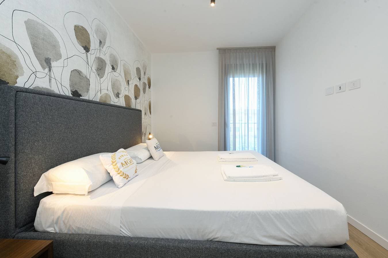 Foto 9 von 29: Mgh Luxury - Palms Residence Sirmione N2