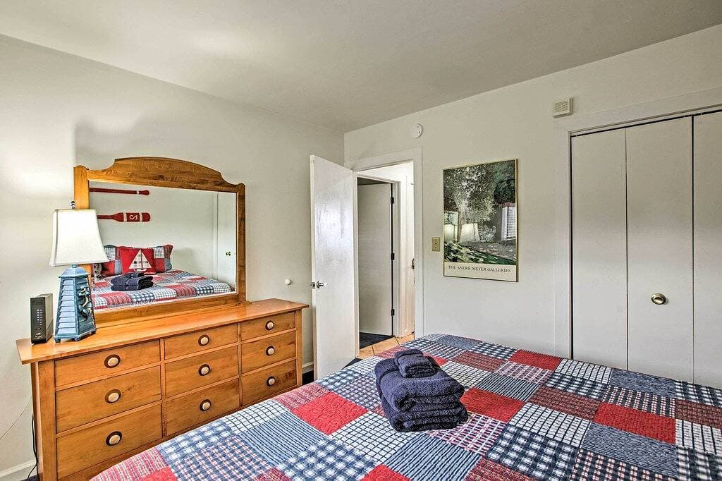 Foto 11 von 27: Neu! Resort Condo mit Zugang zum Pool auf Smith Mtn Lk!
