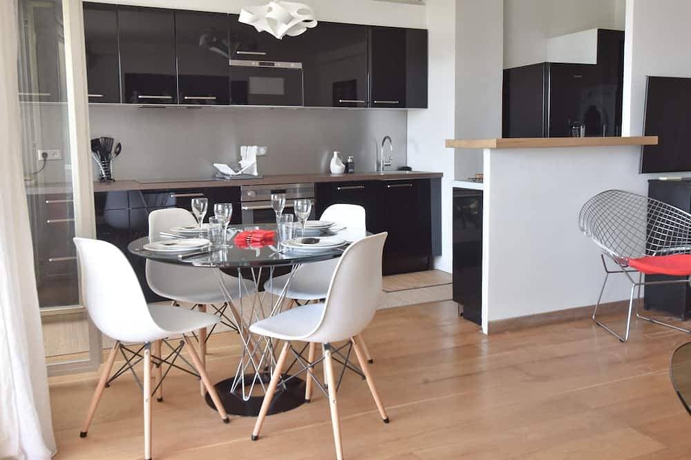 Foto 9 von 16: 1-Br Apartment, Sea View, Steps from Beaches