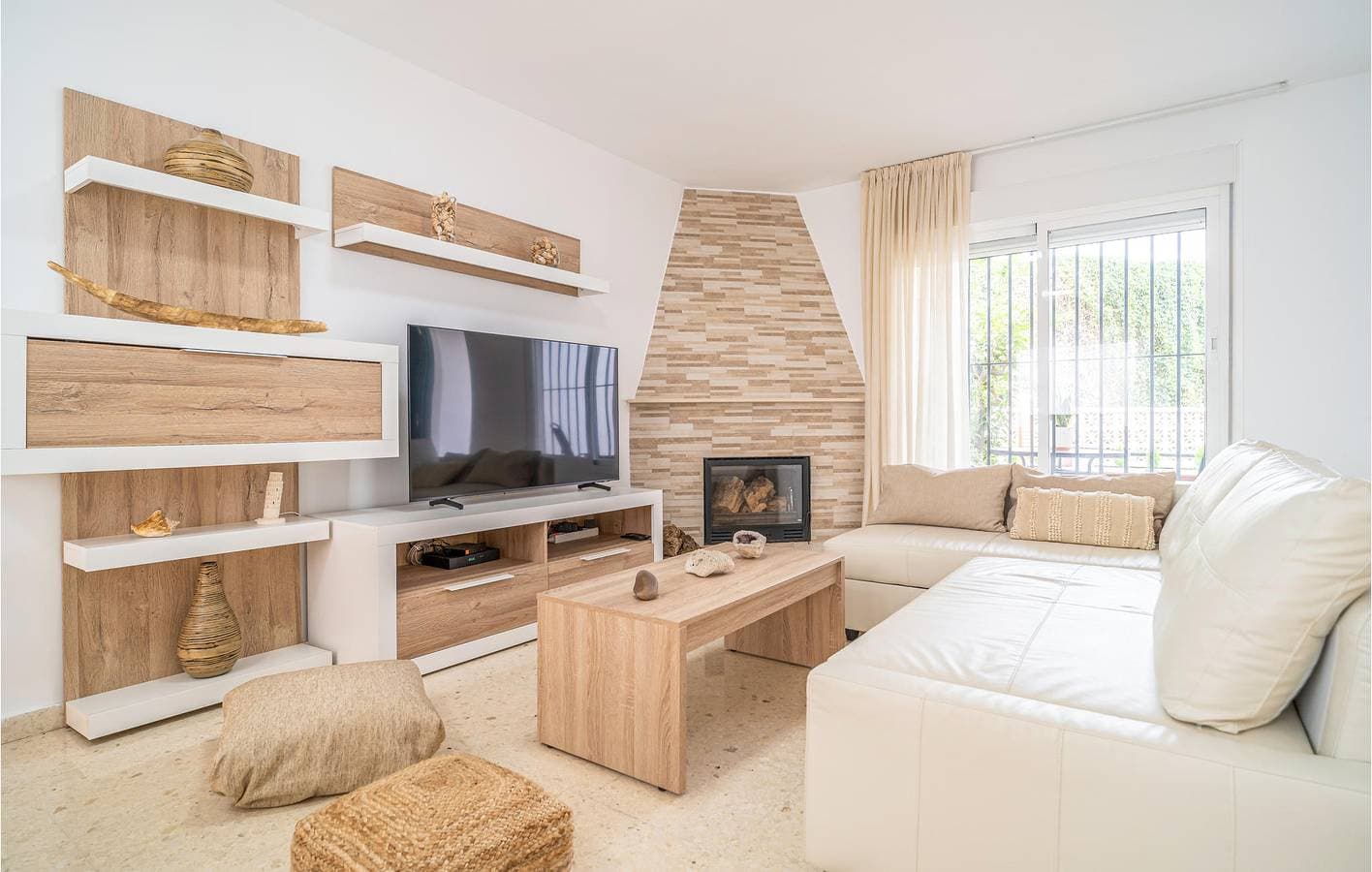 Foto 4 von 20: Apartment mit Meerblick, Parkplatz, Pool, Terrasse & WiFi