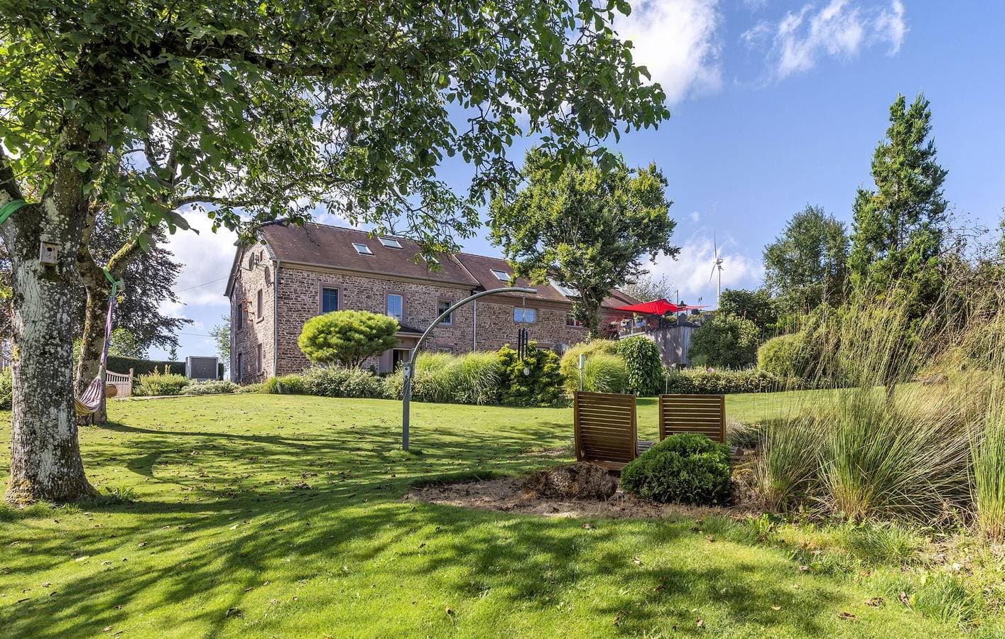 Cozy 2BR Apartment with Terrace, Parking & Internet | Feuerscheid 1.5km 1