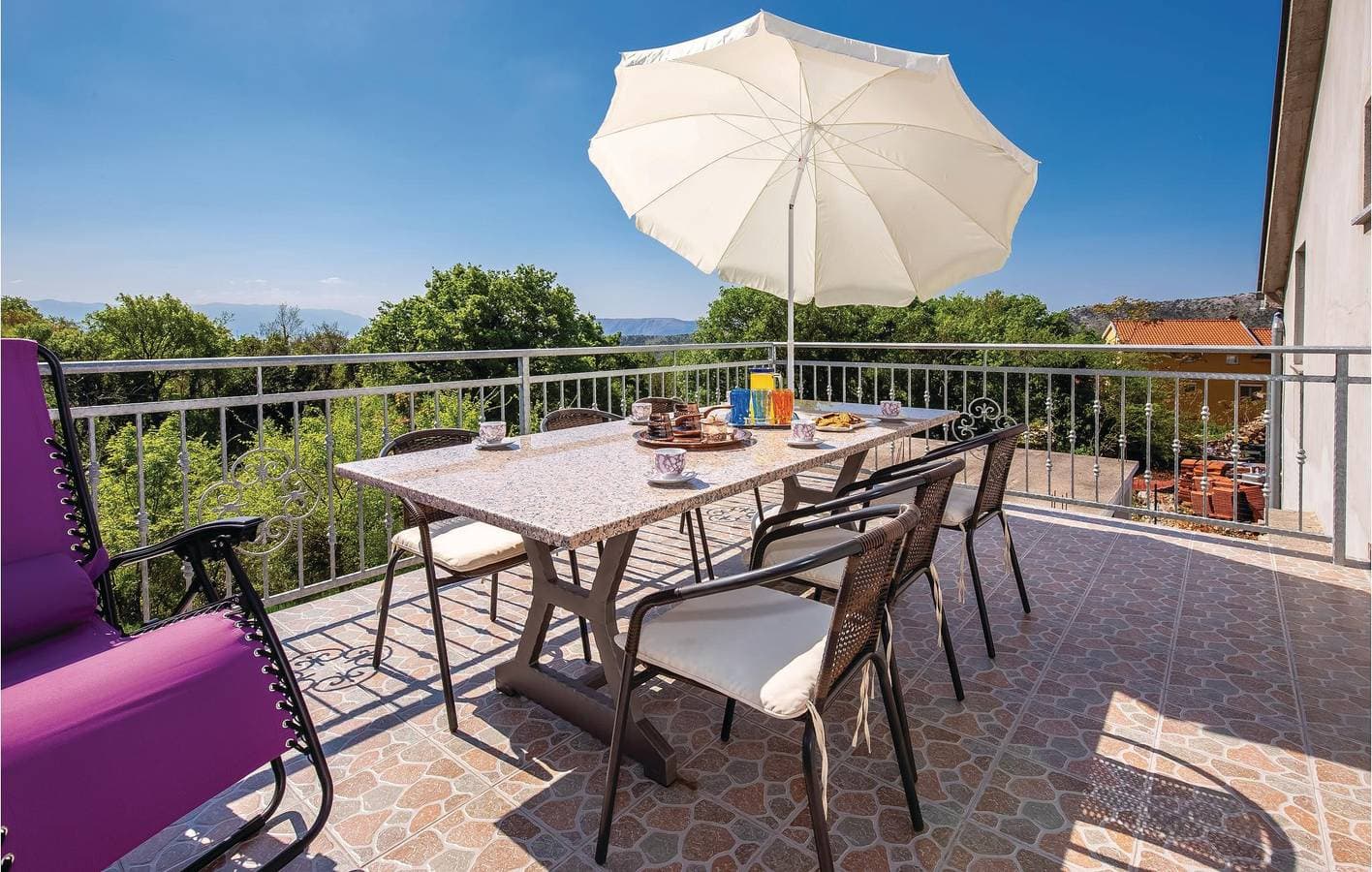 Foto 8 von 30: Gemütliche 2-Zimmer-Wohnung mit Terrasse und WLAN, 700 m vom Stadtzentrum von Bribir entfernt