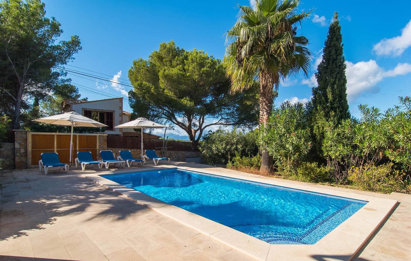Foto 4 von 47: Luxuriöses Strandapartment mit Pool und Terrasse