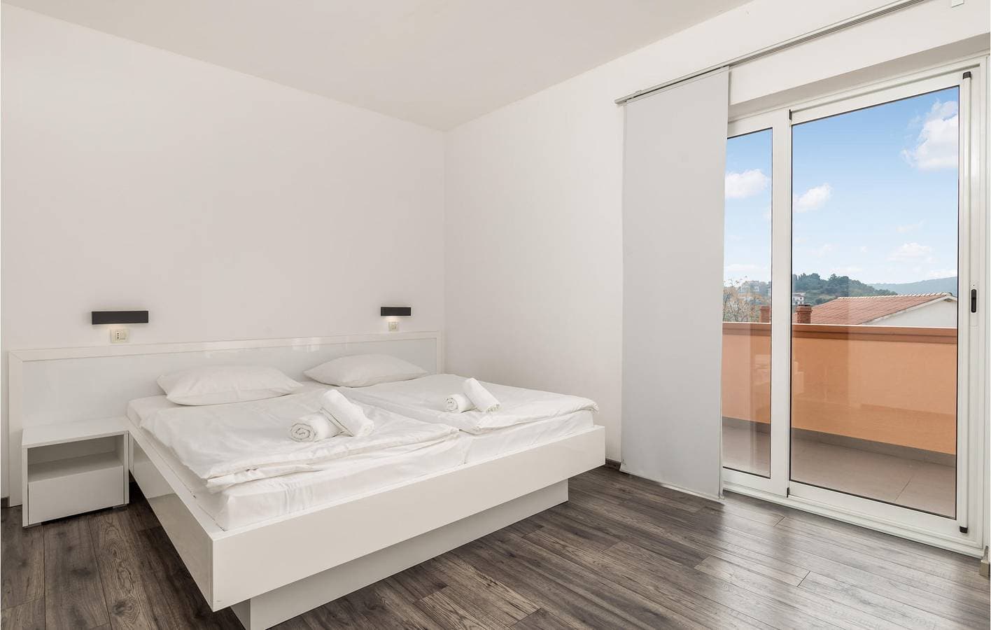 Foto 7 von 41: Charmante 2-Zimmer-Wohnung mit Terrasse, WLAN und Parkplatz in der Nähe von Supetarska Draga