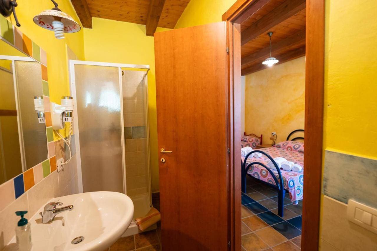 Foto 8 von 17: Double or Twin Room with Swimming Pool Access