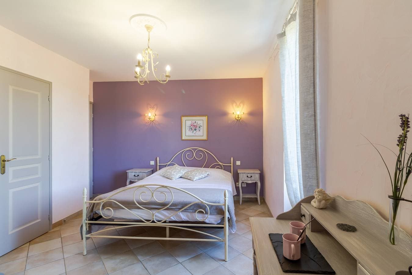 Foto 8 von 28: Zimmer Clémentine – Romantik & Komfort – Gemeinschaftspool