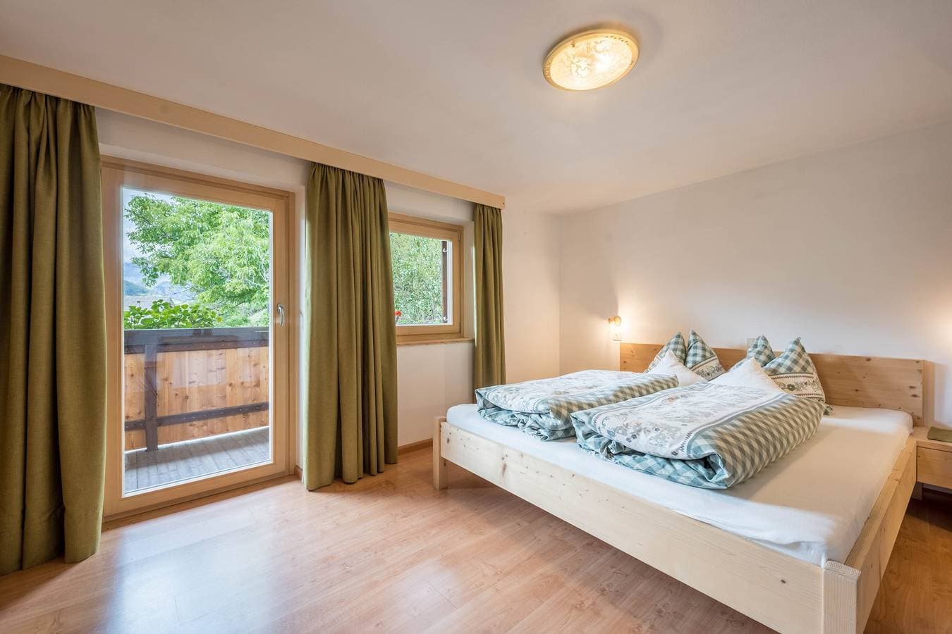 Foto 4 von 26: Ferienwohnung ,,Hochwilde Jogglanderhof" mit Bergblick, privatem Balkon und Wlan