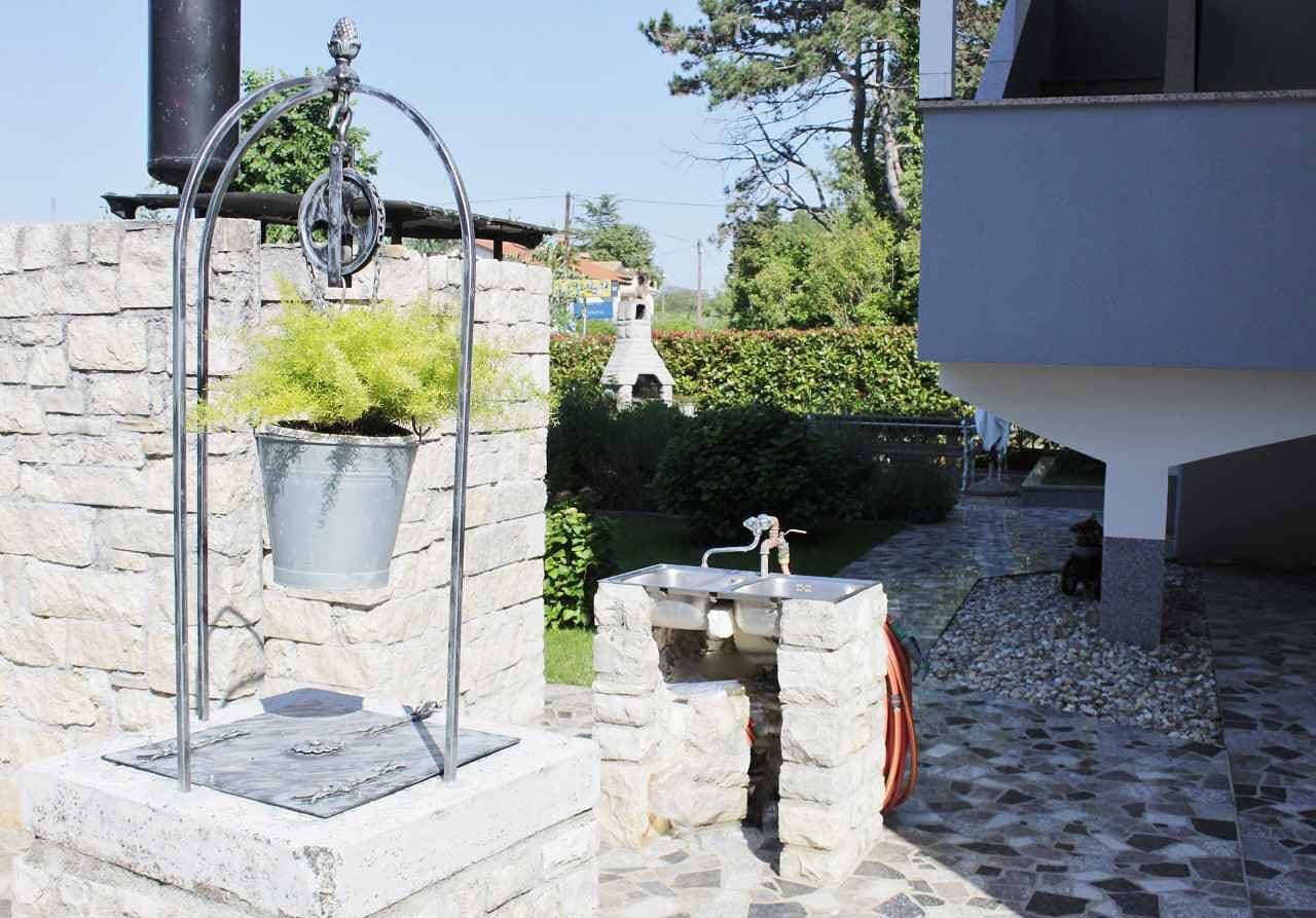 Foto 4 von 14: Ferienwohnung mit Terrasse und Grill