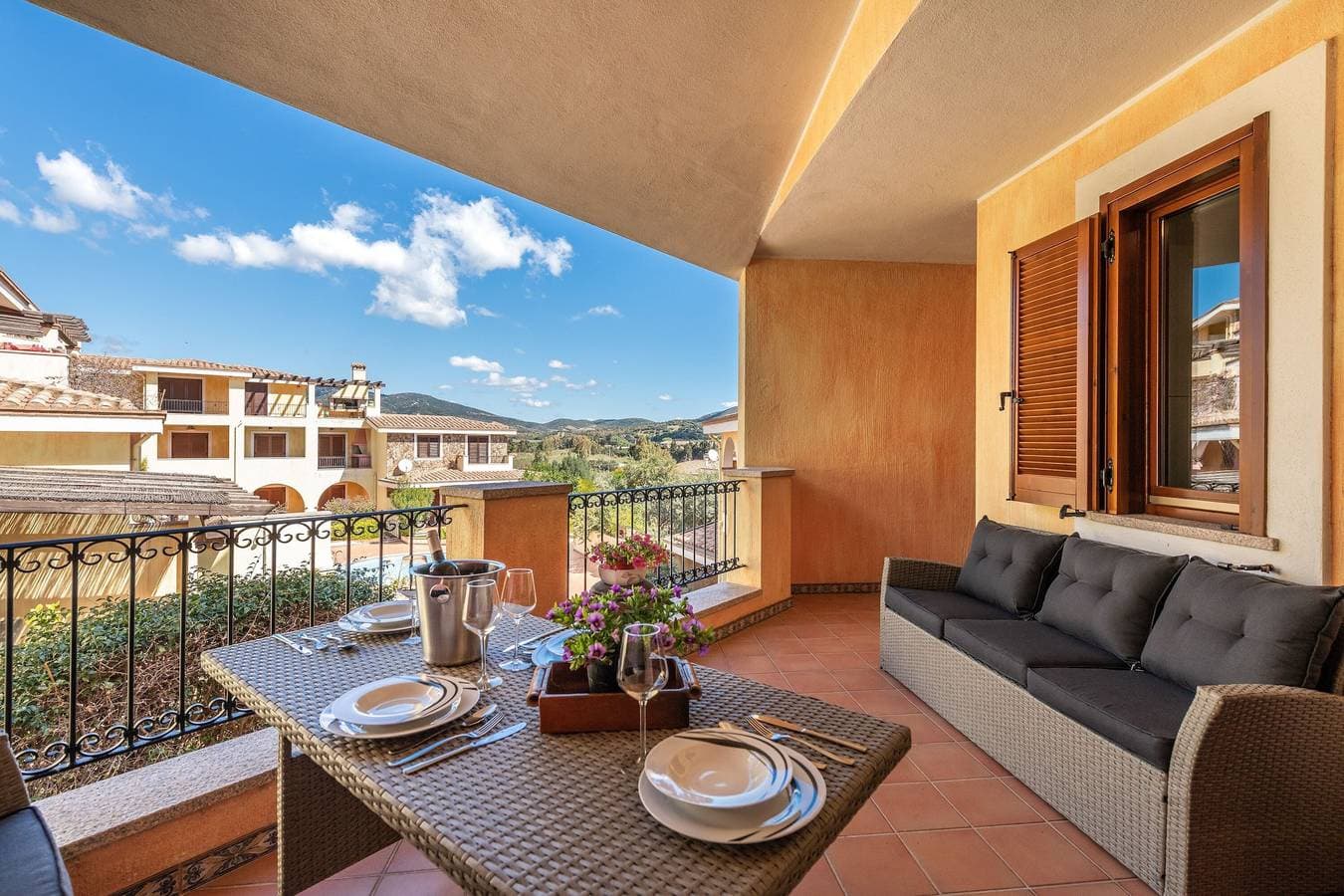 Foto 4 von 33: Ferienwohnung 'Isabel' mit Gemeinschaftspool, WLAN und Klimaanlage