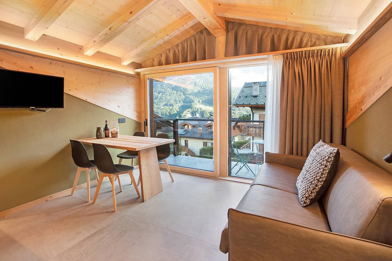 Foto 4 von 19: Ferienwohnung "Aria di Casa Reit" mit Bergblick, Gemeinschaftsgarten und WLAN