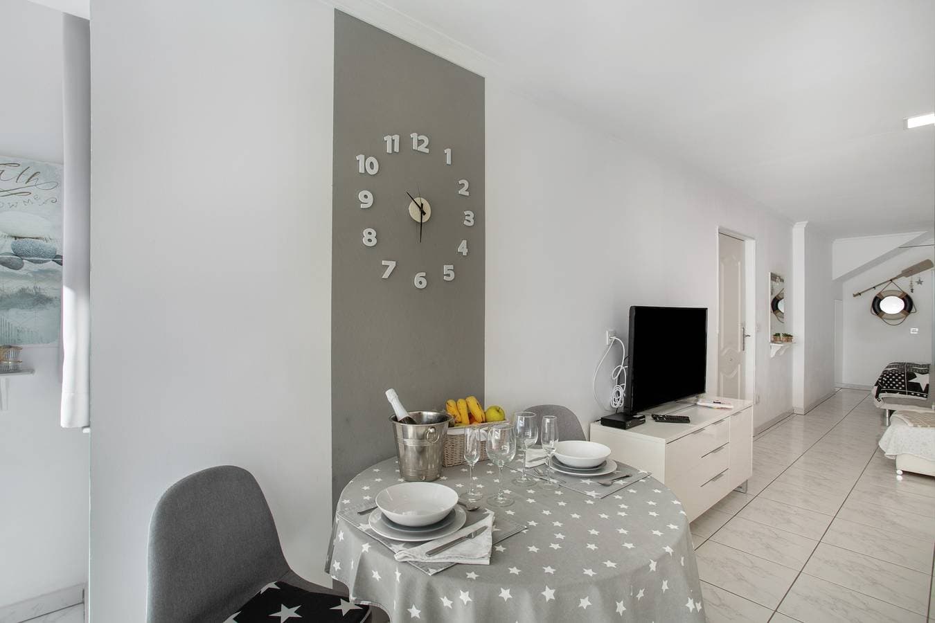 Foto 6 von 31: Ferienstudio 'Estrella Del Mar Amazing Loft Casa' mit Bergblick