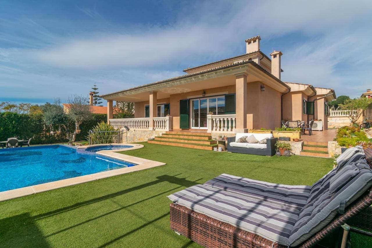Foto 5 von 62: Four-Bedroom Villa
