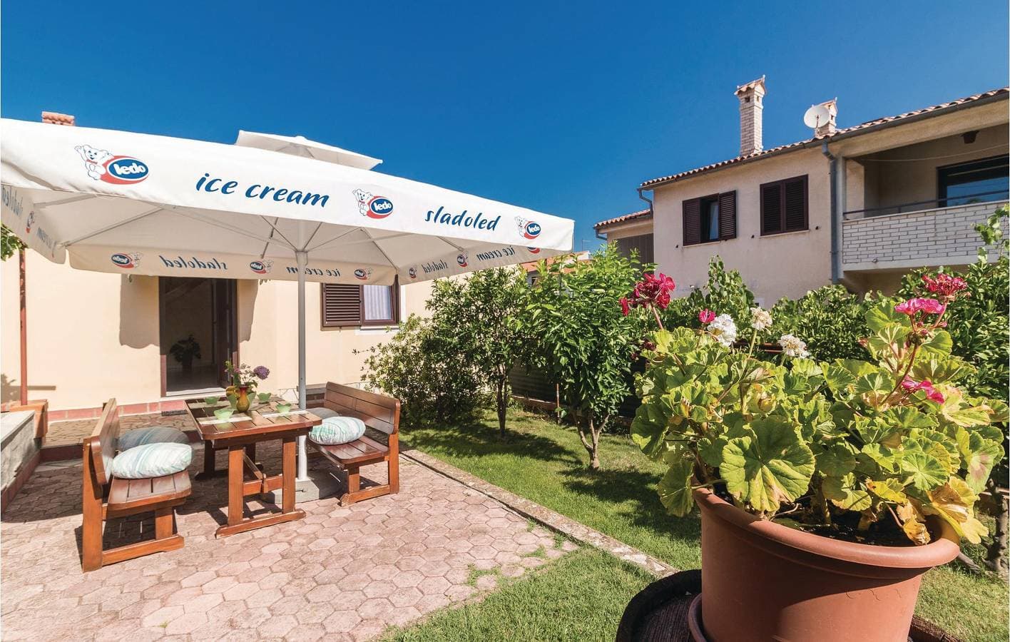 Foto 5 von 24: Gemütliche Ferienwohnung mit Terrasse, WLAN, Parkplatz, in der Nähe des Strandes von Brioni