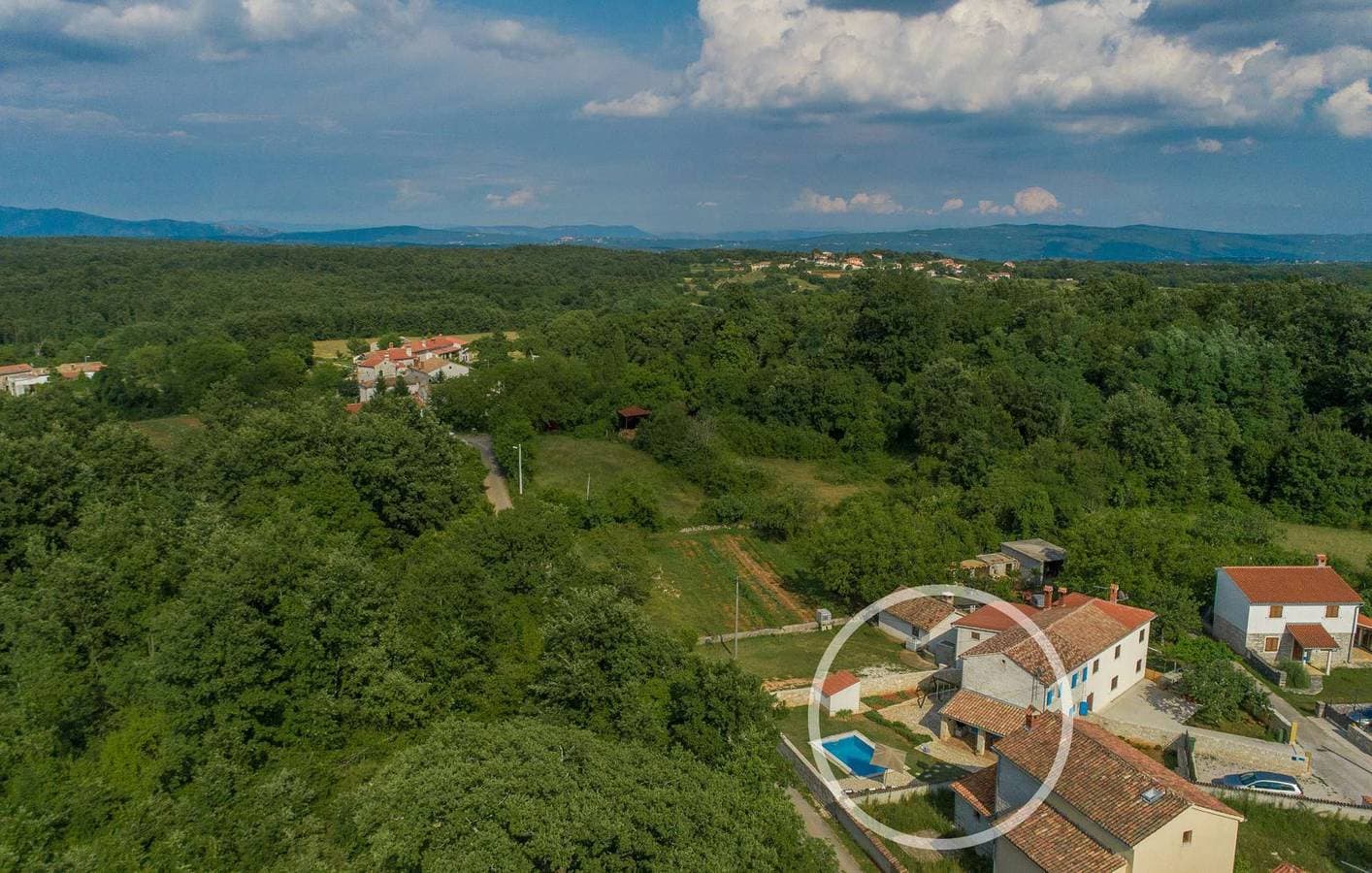 Ferienhaus Natura - Erholung pur für sechs Gäste mit privatem Pool 1