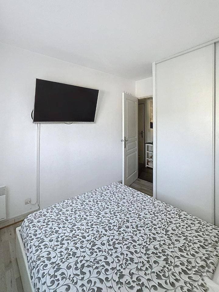 Foto 12 von 29: Two-Bedroom Apartment