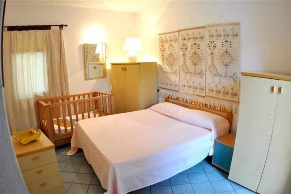 Foto 3 von 30: Villa Bibi with swimming pool, three doubles, garden, private beach.