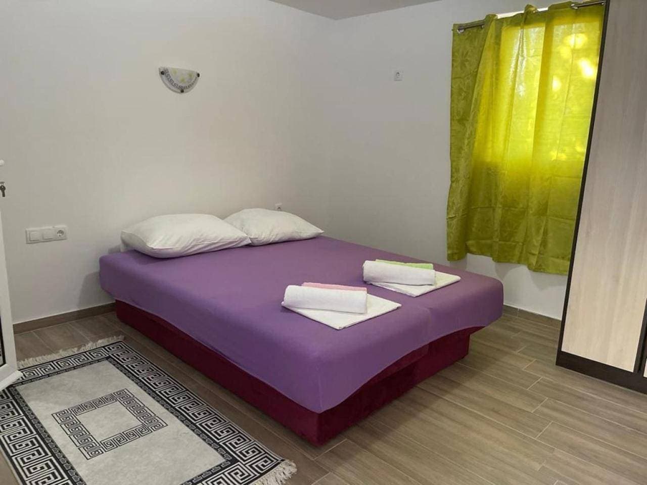 Foto 9 von 10: Double Room with Private Bathroom