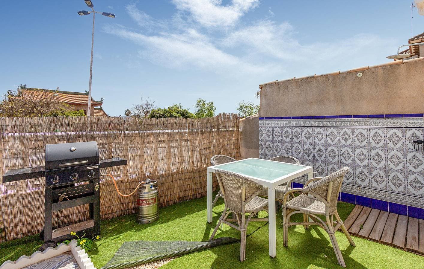 Foto 10 von 23: Gemütliches 70 qm Apt mit Pool, Terrasse und WiFi