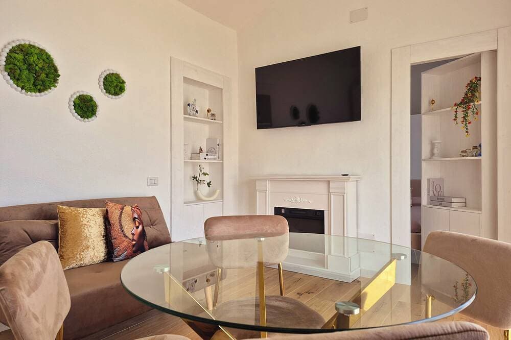 Foto 5 von 7: Romantic for couple cottage of lemons