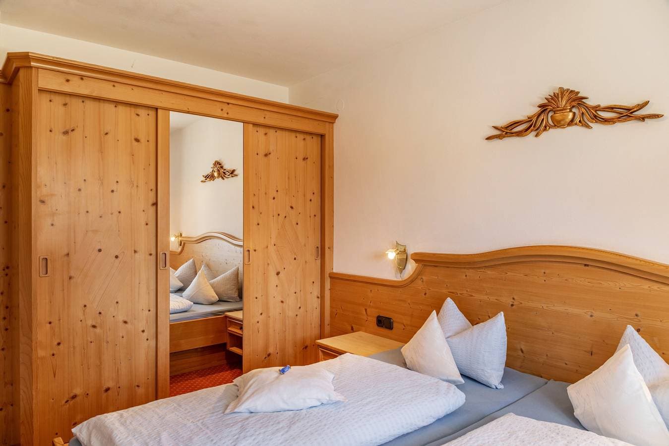 Foto 9 von 18: Ferienwohnung 'Alpenblick Tilly - Eibsee' mit Bergblick, Gemeinschaftsterrasse und WLAN