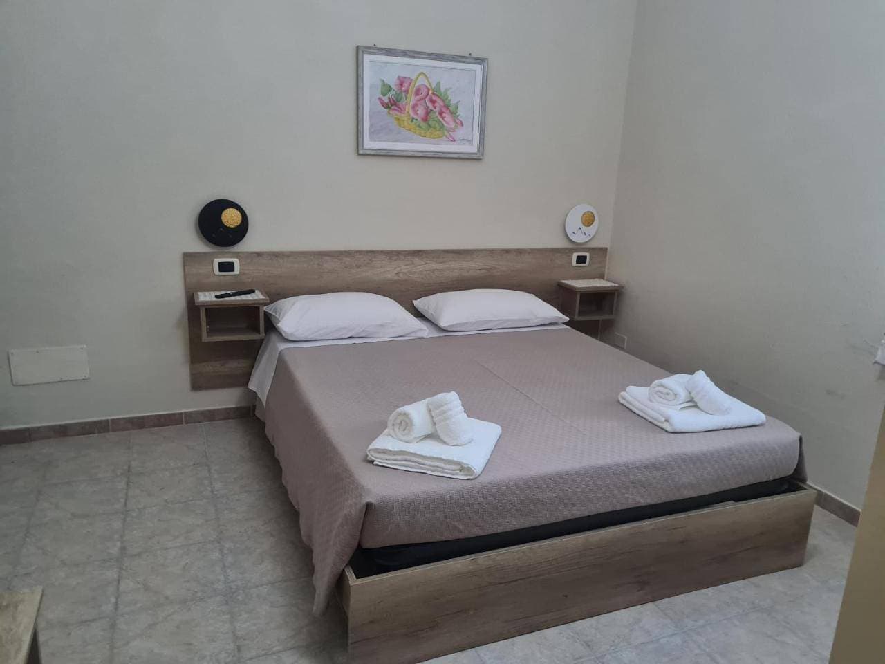 Foto 8 von 24: Double Room with Private Bathroom