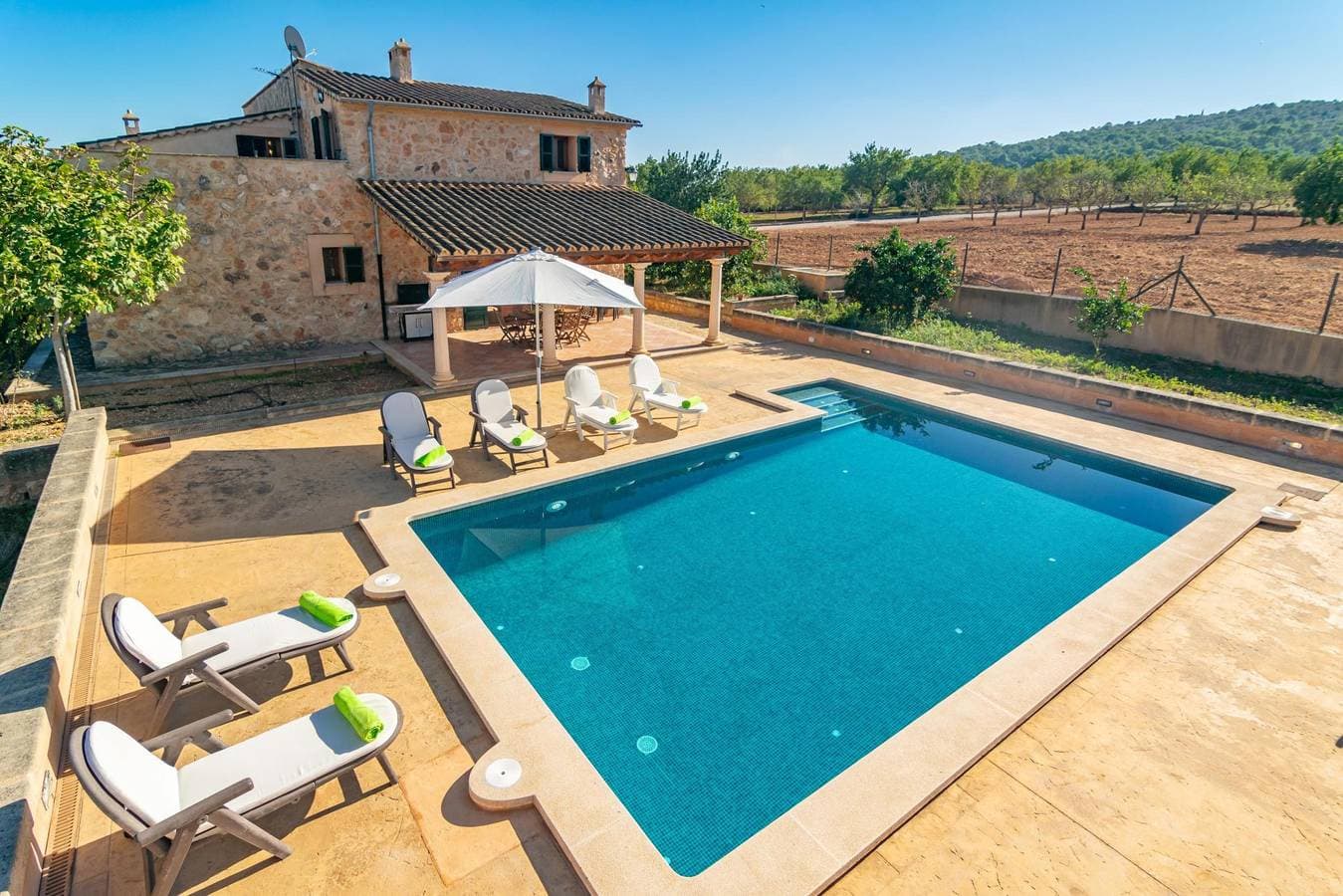 Foto 3 von 38: Cas General (Santa Eugenia)- Schöne rustikale Villa mit privatem Salzpool und kostenlosem WLAN
